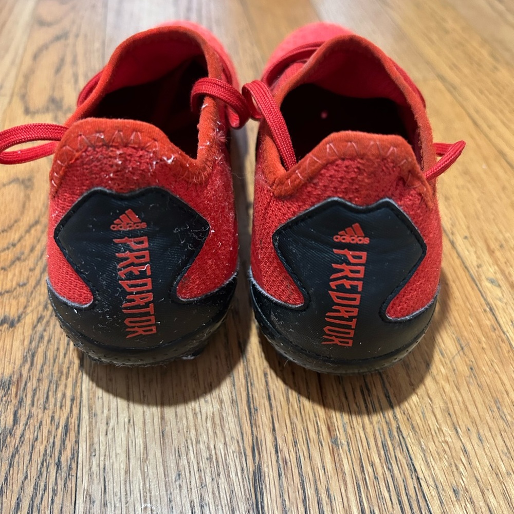 Kids soccer cleats, size US 4y - Picture 3 of 5